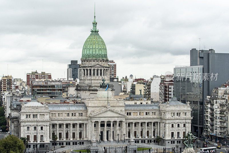 布宜诺斯艾利斯和Plaza Congreso(国会广场)的鸟瞰图在布宜诺斯艾利斯，阿根廷。